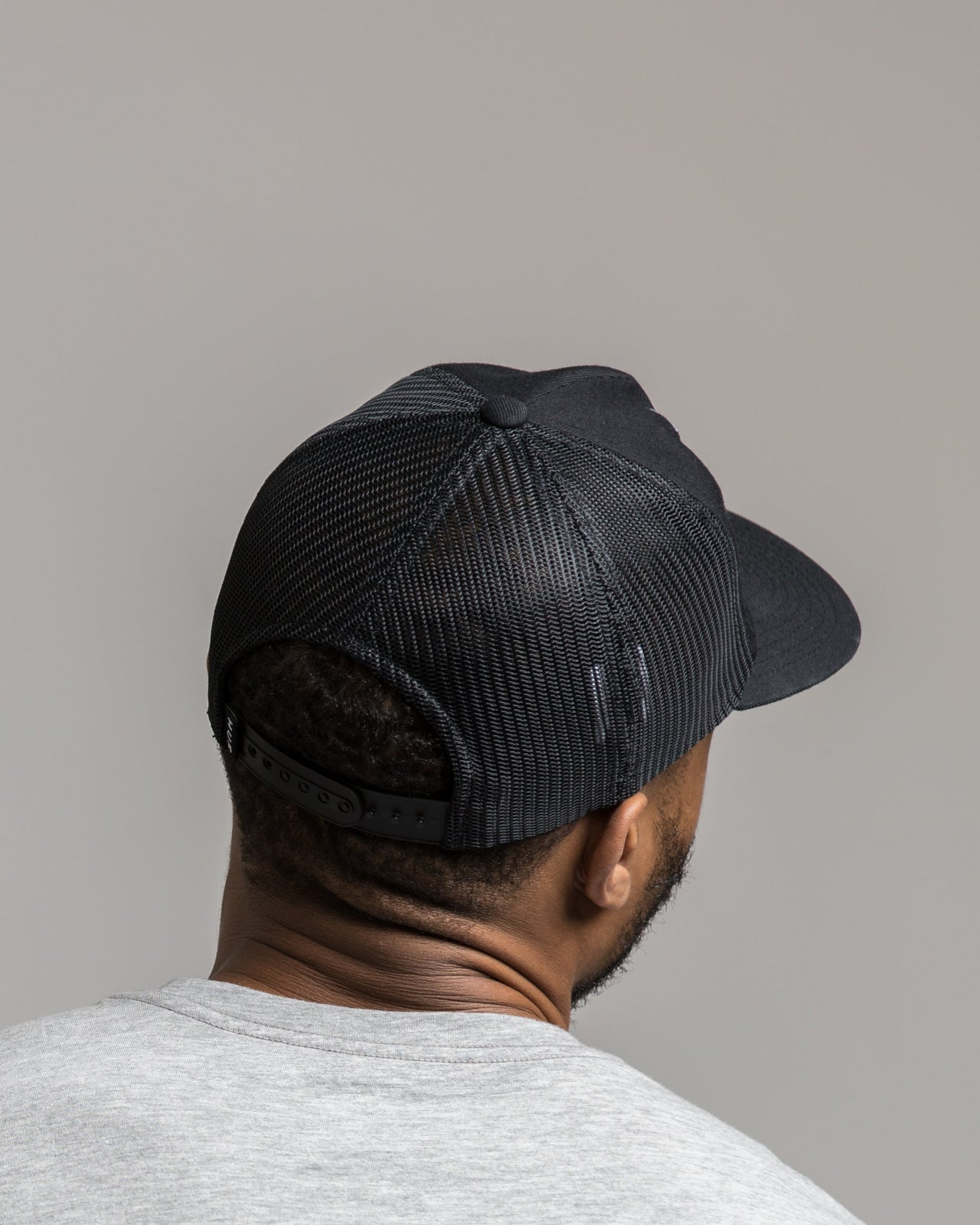 Classic H Trucker - Color: Black | Black