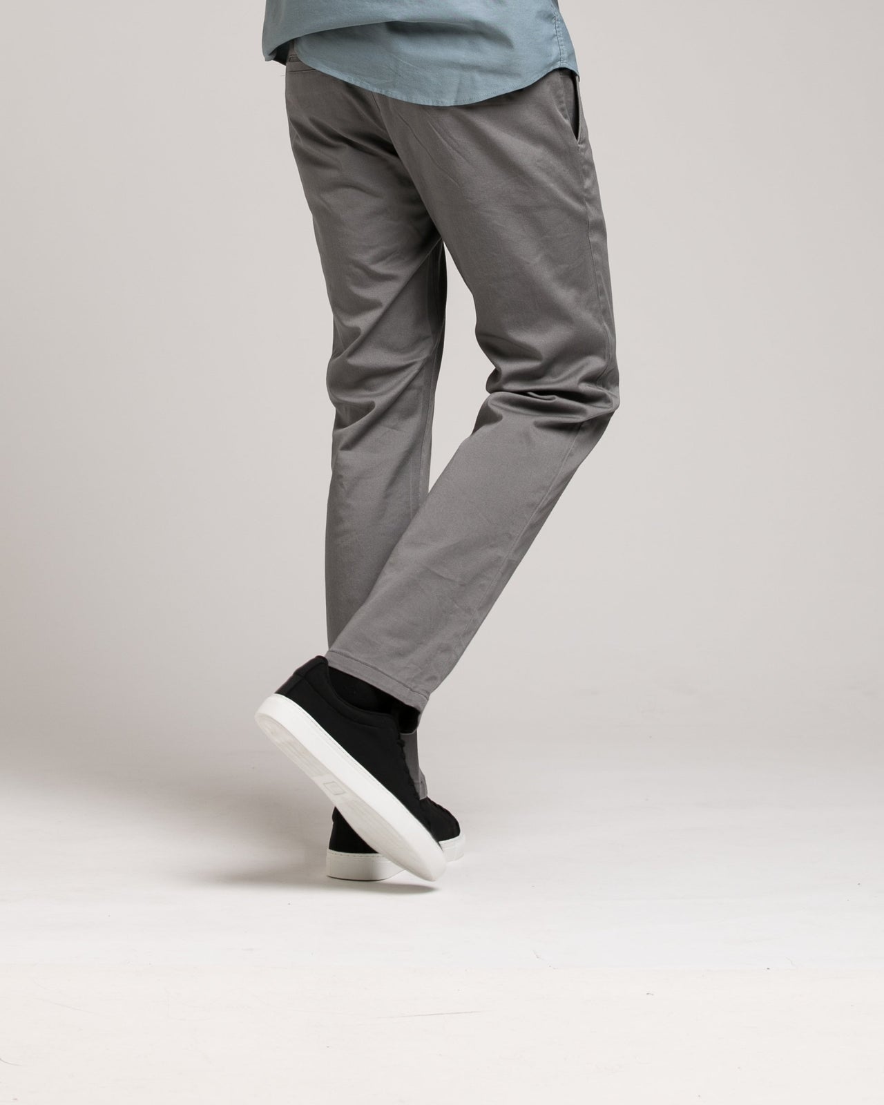 Week End Stretch Pant - Color: Smoke | Gray