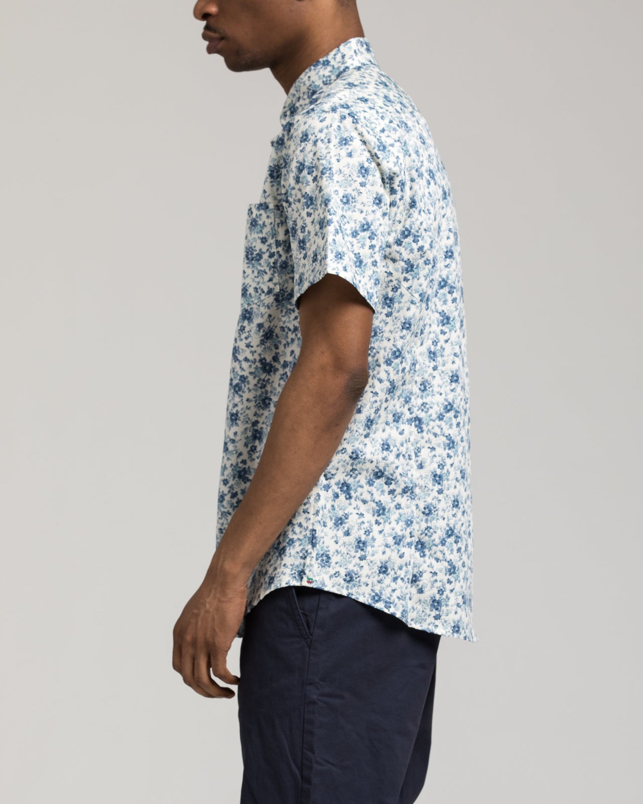 Short Sleeve Floral Shirt - Color: White/Navy | White
