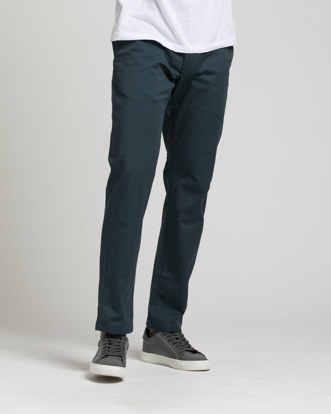 Week End Stretch Pant - Color: Midnight | Blue