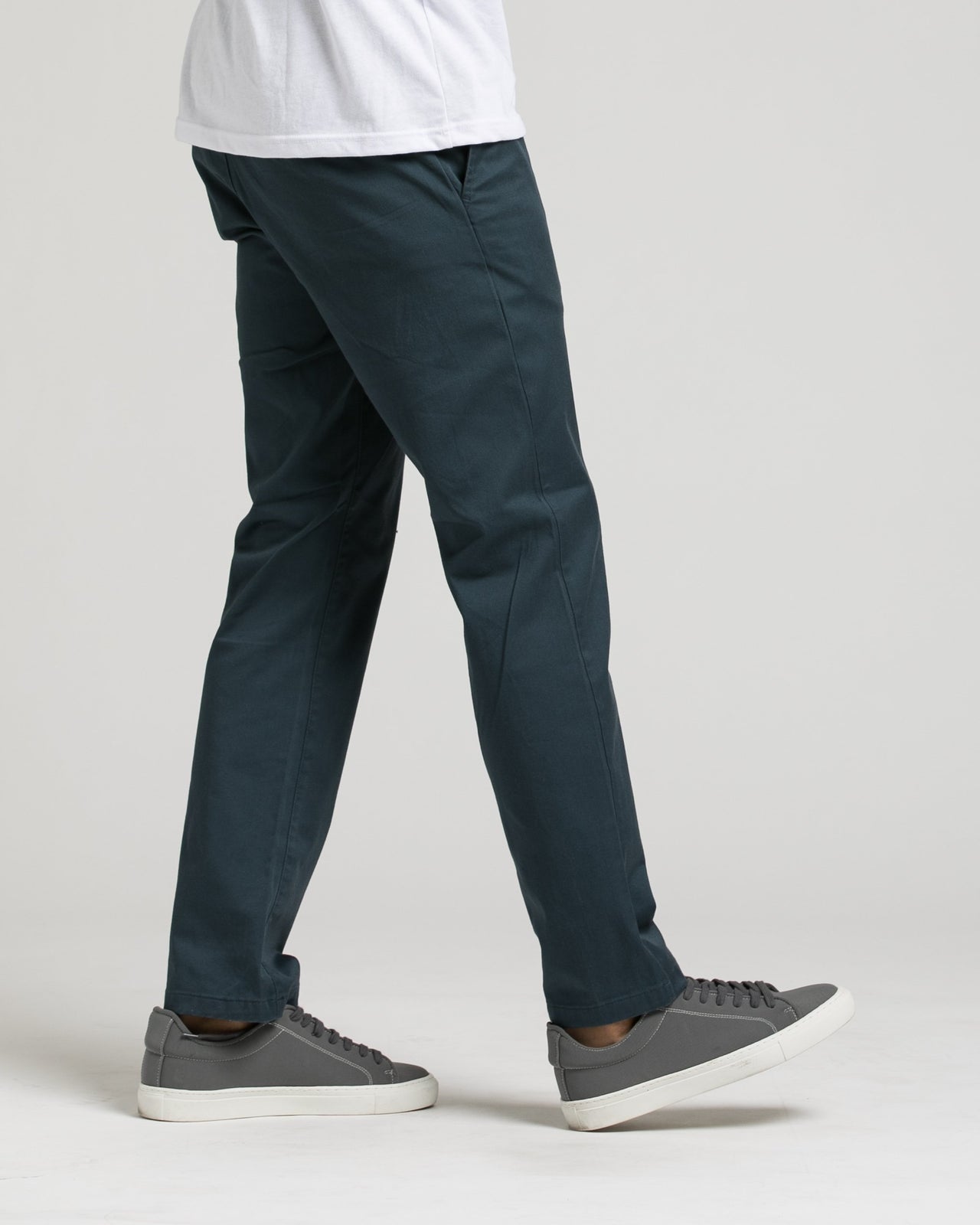 Week End Stretch Pant - Color: Midnight | Blue