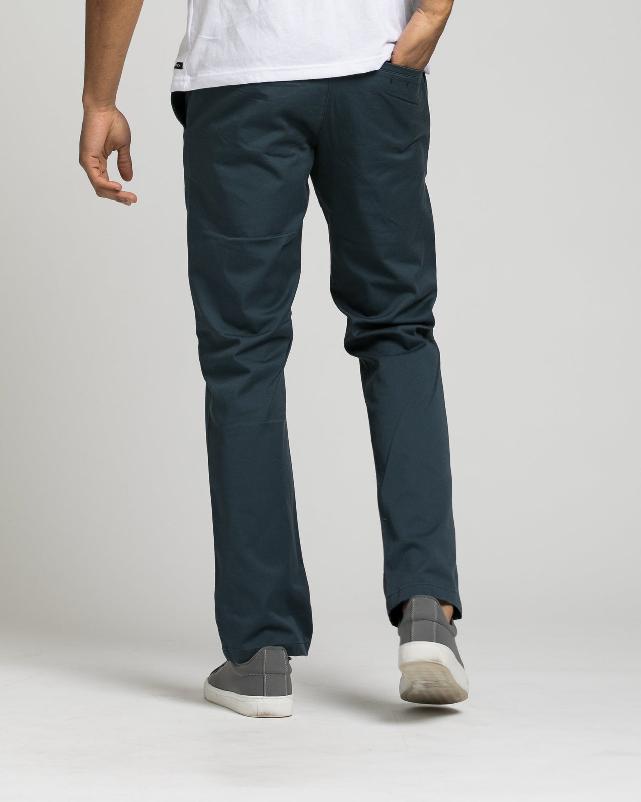 Week End Stretch Pant - Color: Midnight | Blue